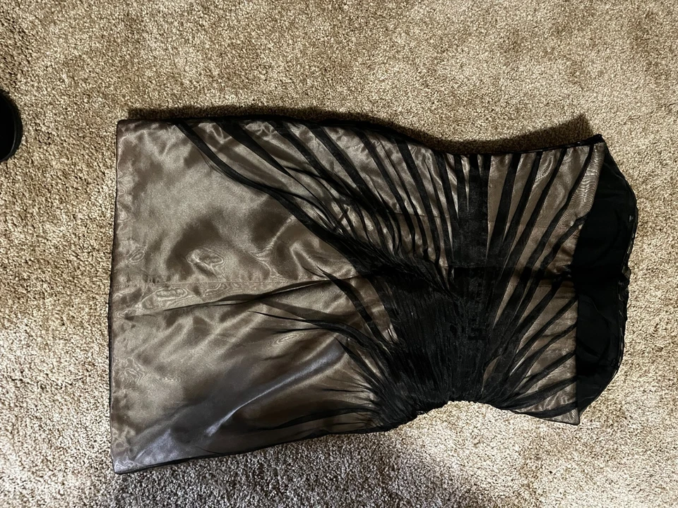 Vestido de graduación talla 8, corto negro, con cuentas, sin tirantes, hermoso, TonyBowls Foto 4 de 4