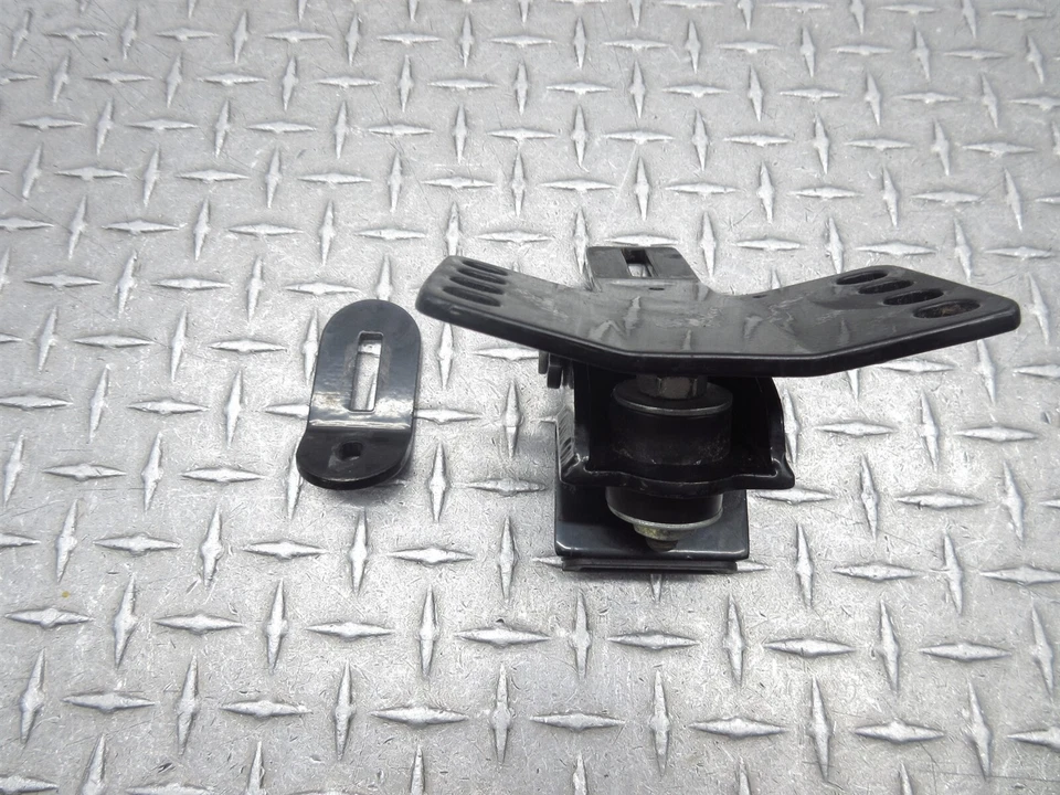 Harley-Davidson Street Glide FLHXI 2006 06-13 soporte de montaje de etiqueta de matrícula Foto 4 de 4