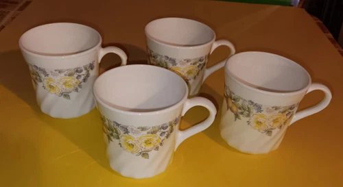Vintage Corning USA #16 Microwave Safe White Floral Coffee Mug/Cup Set of 4