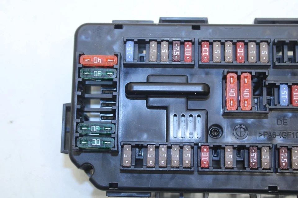 2013-2016 BMW 328i xDrive SULEV 2.0L AWD Front Power Distribution Fuse Relay Box - Image 4 of 4