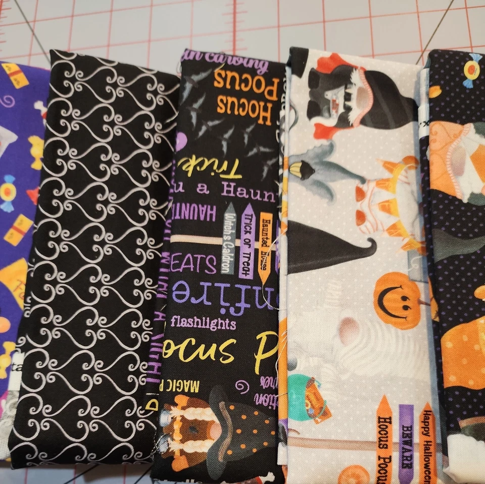 Acolchado Algodón Extremo de Perno Restos, Halloween Spooktacular 8 Impresiones, 5 yardas. Foto 3 de 4