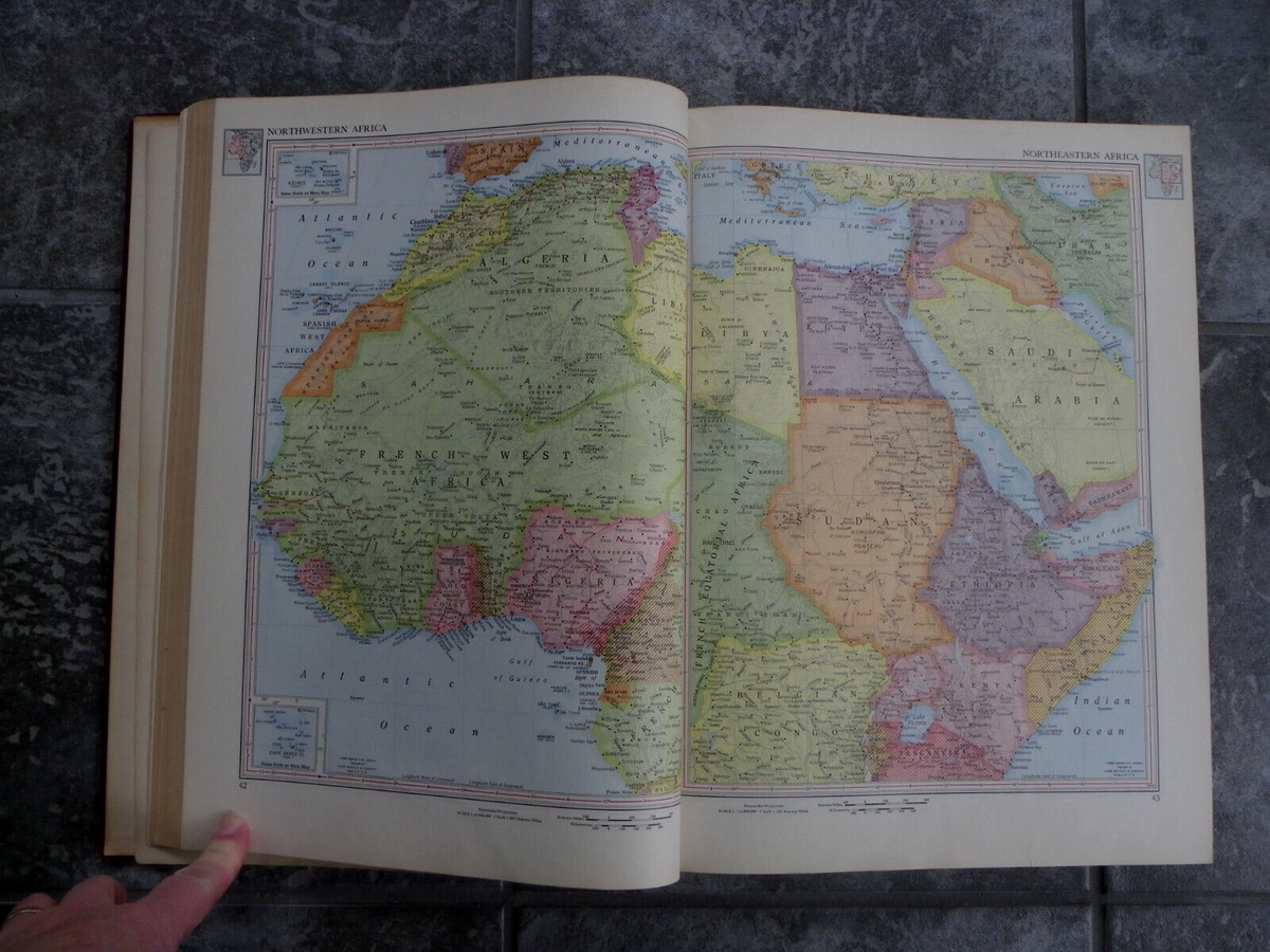 1957 Unabridged Encyclopedia Britannica World Atlas-World