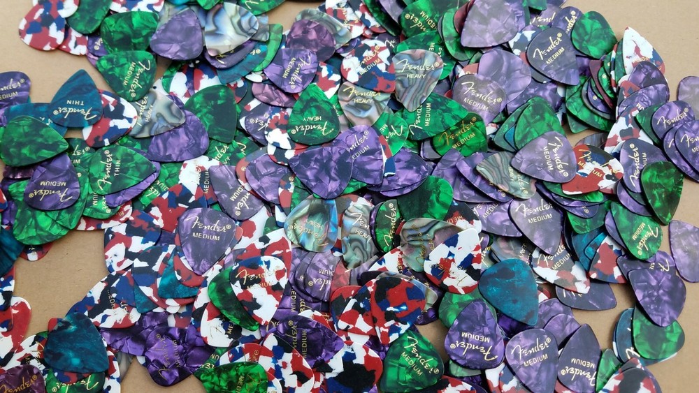 50-Piece Fender Premium Classic Celluloid Guitar Picks Thin Medium Heavy Gauge Assortment