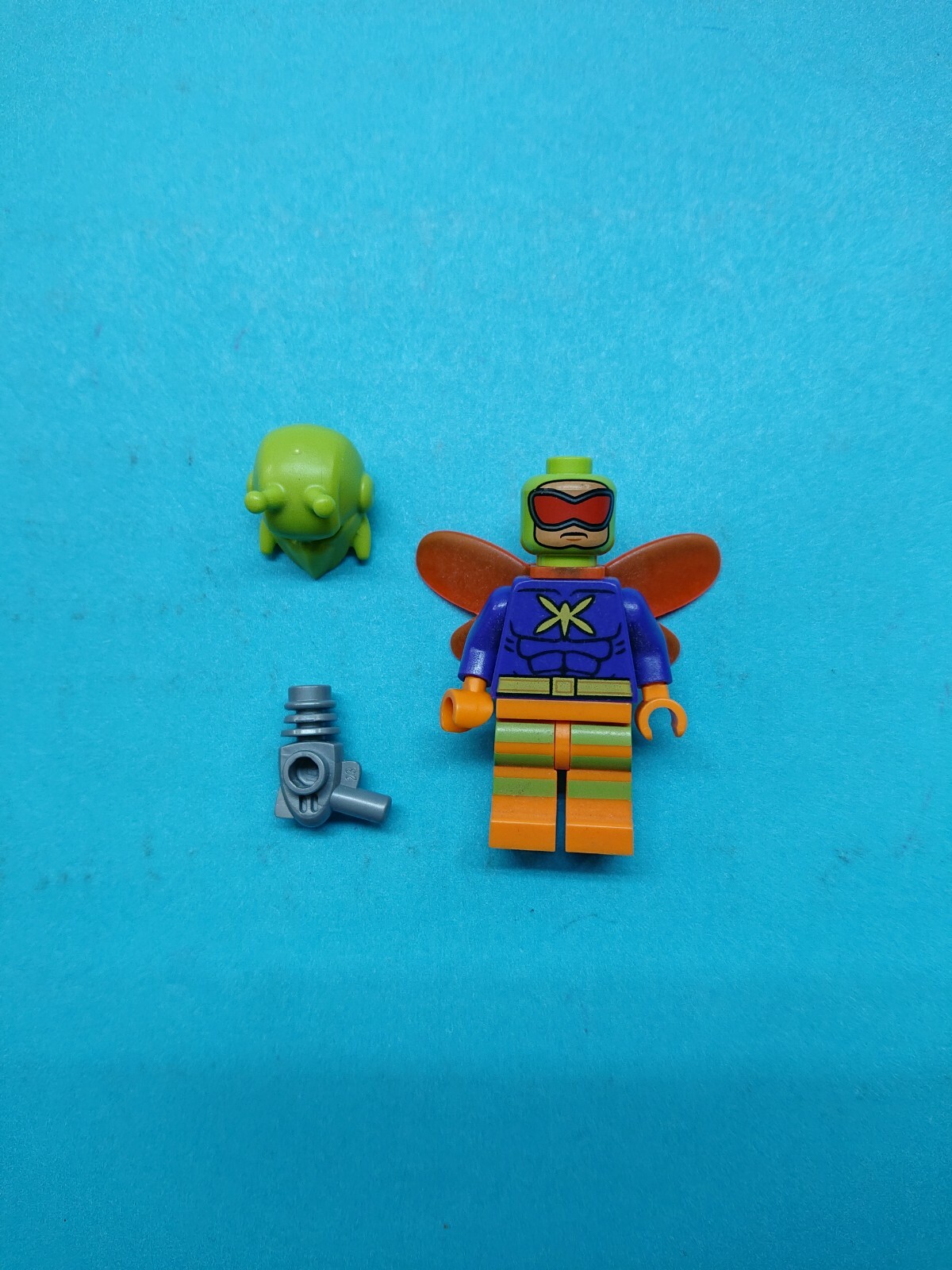 Lego DC Super Heroes Minifigure Killer Moth Helmet Wings Blaster 76054