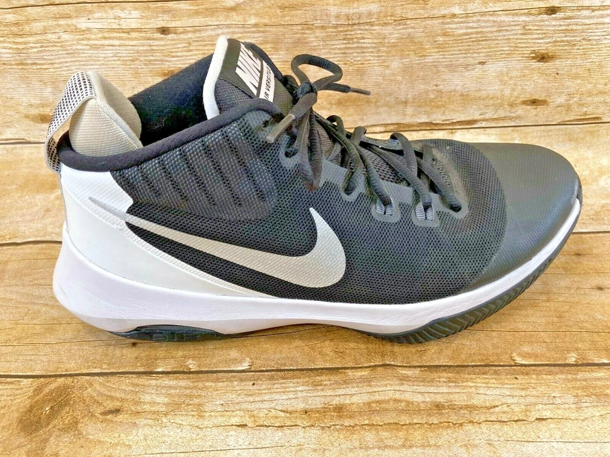 Nike air versitile shop basketball shoes