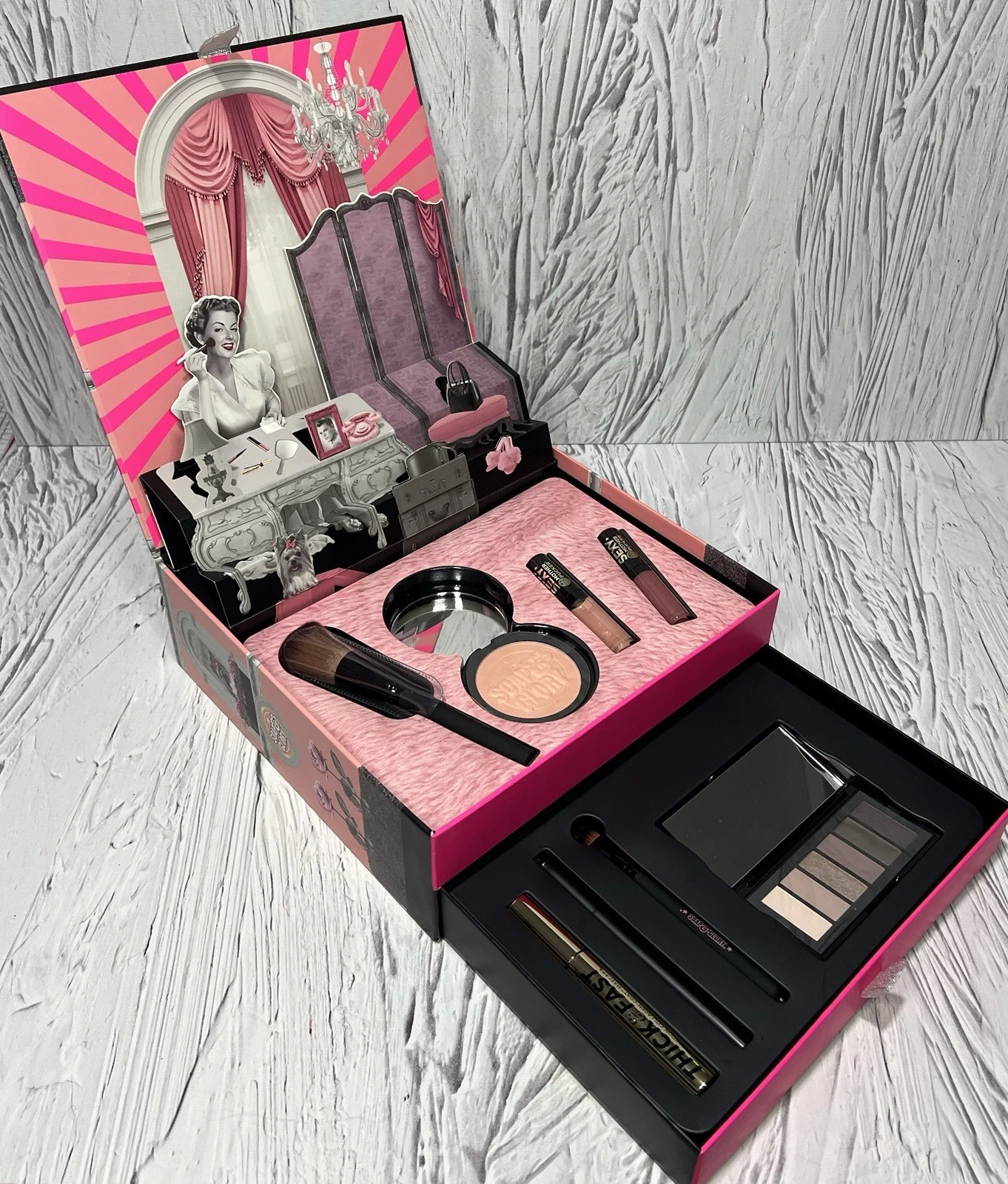 Soap & Glory Extrava-Glamza 7 Pc Gift set ( Limited Edition ) New With Box
Opens in a new window or 