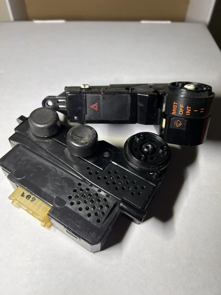 Interruptor limpiaparabrisas Mazda RX-7 1986-1991, interruptor de faros. PERILLAS FALTANTES Foto 3 de 4