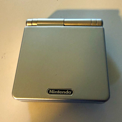 Nintendo Game Boy Advance SP Silver w/ Pelican Extended Life Battery