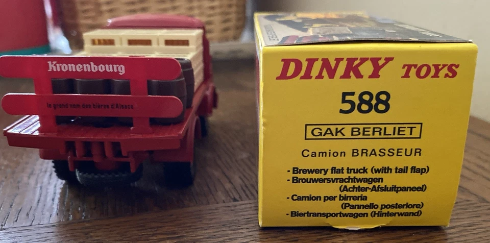 DINKY  TOYS #588 BERLIET GAK BRASSEUR KRONENBOURG EN BOÎTE SCALE 1/43 - Photo 2/4