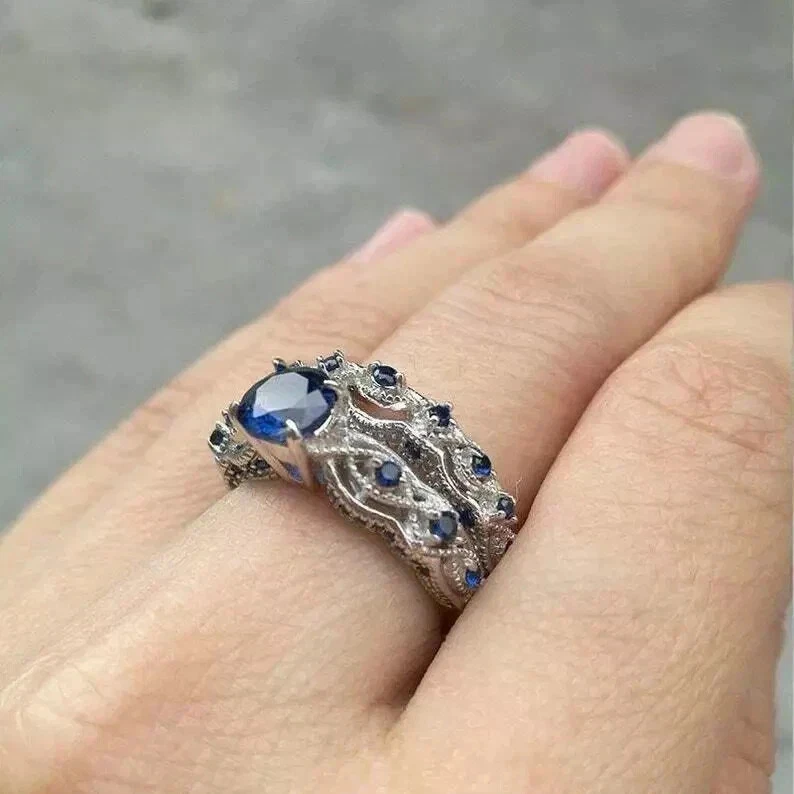 Juego de anillos de compromiso nupciales de oro blanco de 14 k de diamantes creados en laboratorio de corte redondo de 3 quilates FN Foto 3 de 3