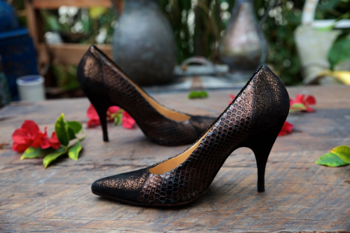 BOTTEGA VENETA Snakeskin Leather Pump Shoes Size 8B Made in Italy