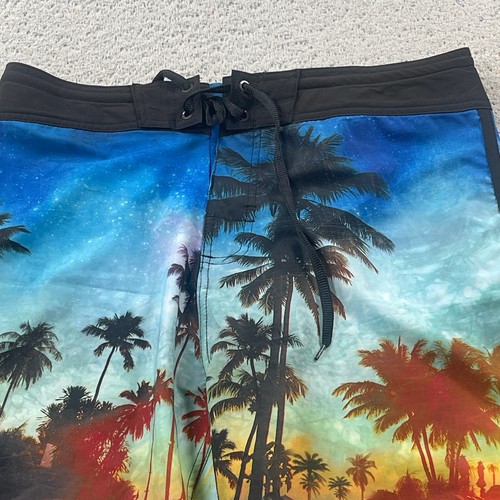 Body Glove Men’s BoardShorts Large 33 Swim Trunks All Things Matter Sunsets - Picture 3 of 13