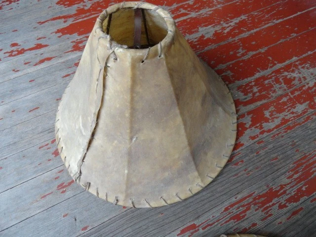 Par grande de pantalla de cuero crudo piel de vaca marco de hierro ideal para una cabina (2) Foto 4 de 4