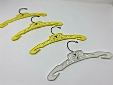 4 VINTAGE Plastic Baby Hangers SWIVEL Metal Hooks BABY LAMBS Yellow White W14 