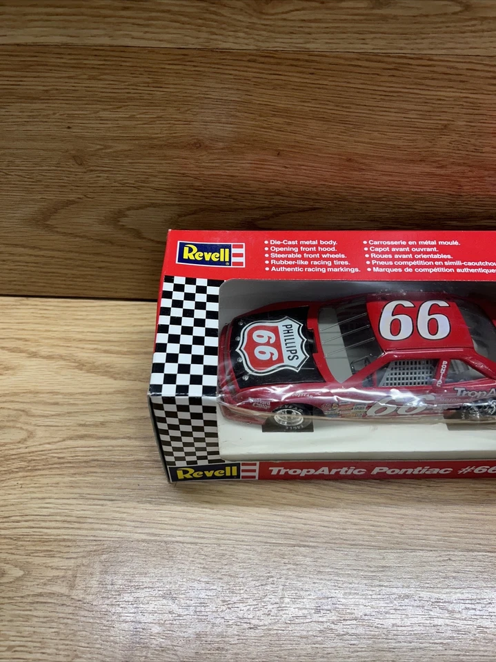 Revell #66 Phillips 66 TropArtic Pontiac 1991 fundido a presión Nascar coche escala 1:24 rojo Foto 4 de 4