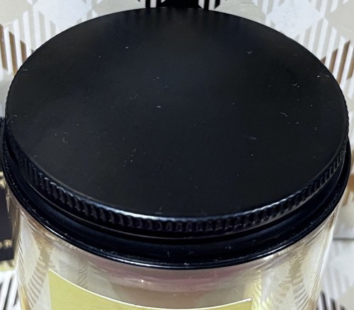 Bath And & Body Works Single Wick Candle Essential Oil Vanilla Bean Yellow Label - Picture 2 of 4