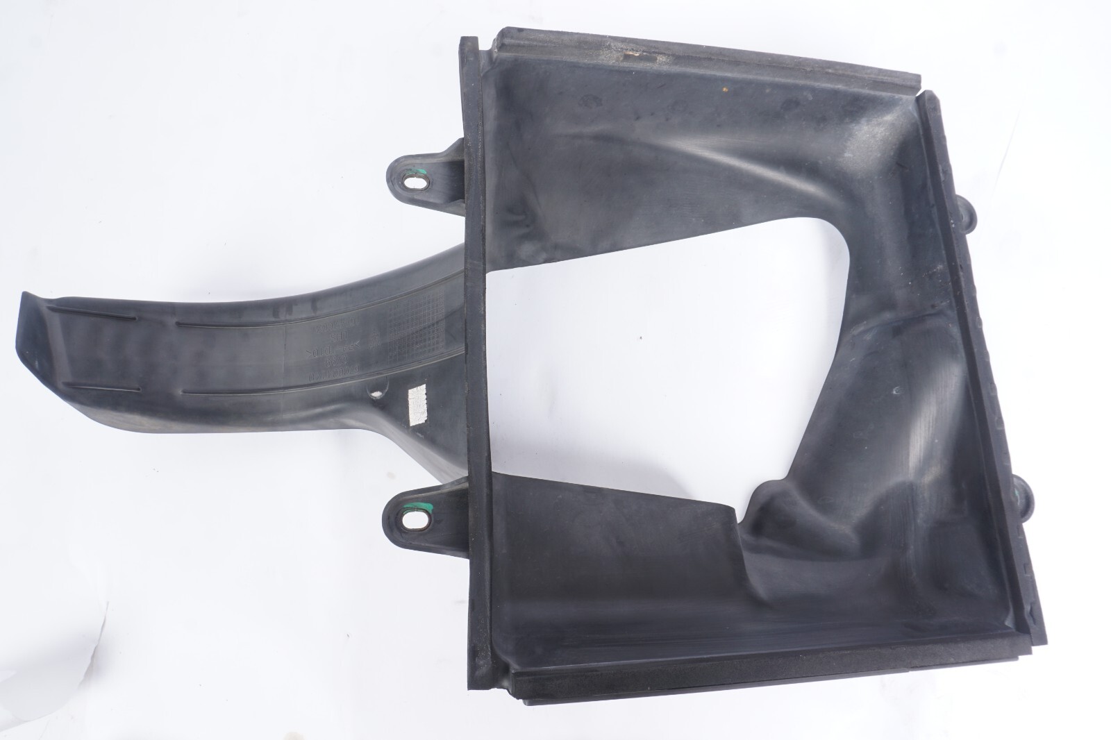 2014-2019 Maserati Ghibli Front Left Side Intercooler Duct Shroud 670004140  OEM