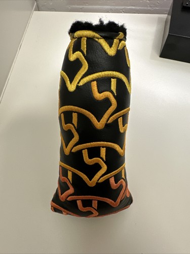 SCOTTY CAMERON HANDCRAFTED ORANGE / YELLOW DOG WAVE PUTTER COVER - Bild 3 von 4