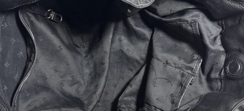 Kenneth Cole New York Bolso de Hombro Cartera de Cuero Negro con Hebilla Foto 3 de 4