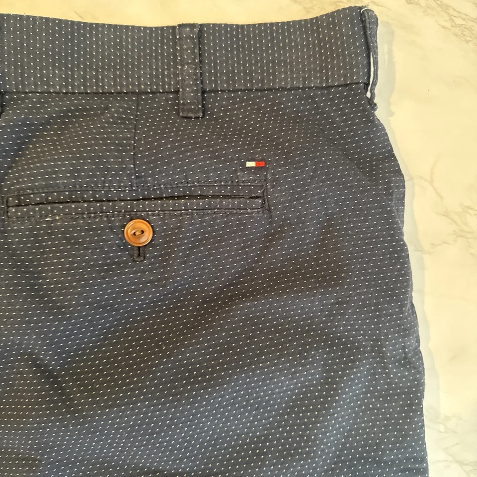 Tommy Hilfiger Men's Classic Check Flat Shorts Navy Blue Sz 40 - Image 4 of 4