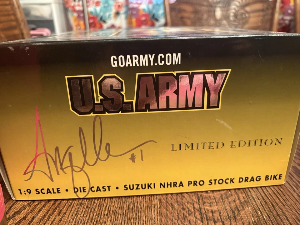2003 RC #1 ANGELLE SAVIOE 美国军队 1: 9 NHRA PRO 库存压铸铃木拖车 — 第 2/4 张图片