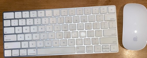 Apple A1644 Magic Keyboard 2 und Magic Mouse A1296 - Weiß - Bild 1 von 6