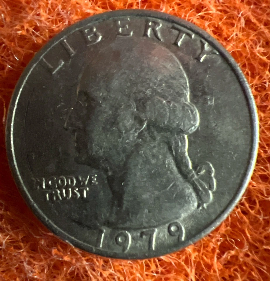 1979 No Mint Mark Quarter, Philadelphia 25c Error Coin Rare- OFF CENTER!!? - Image 4 of 4