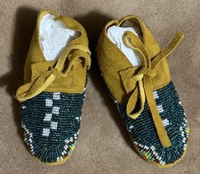 Beautiful Native American Lakota Sioux Beaded Baby Moccasins.