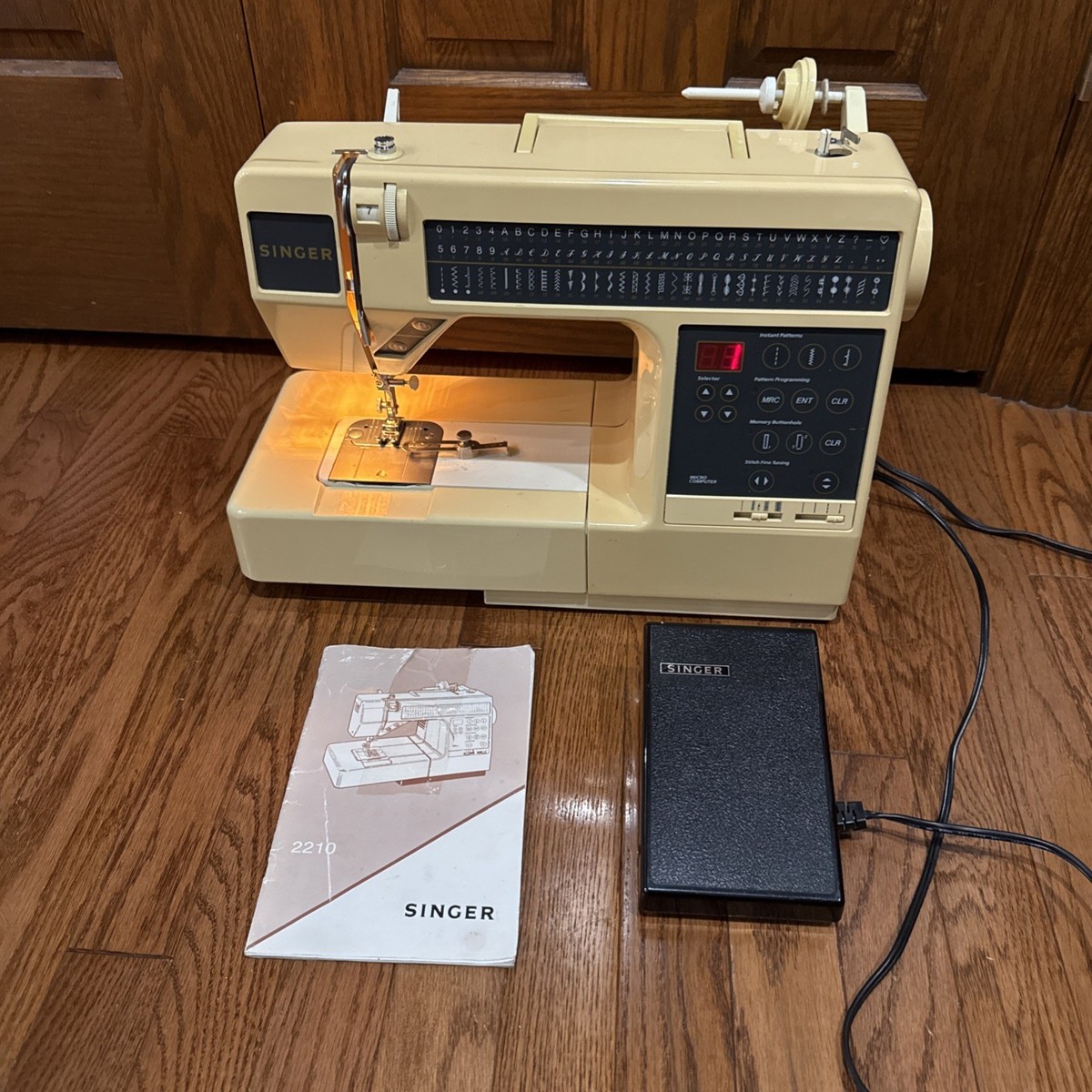 SINGER 2210 Athena Computerized Sewing Machine – Tested & Working