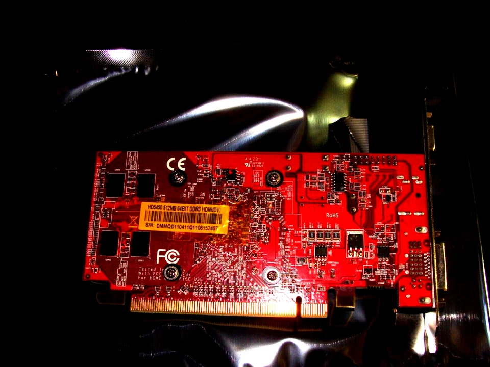 ATI RADEON HD5450 512 MB DDR3 VGA/DVI/HDMI PCI-EXPRESS VIDEO CARD - Image 2 of 4