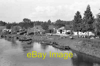 Foto 6x4 Das Riverside Cafe an der Houghton Bridge Seit vielen Jahren ist dies um 1960