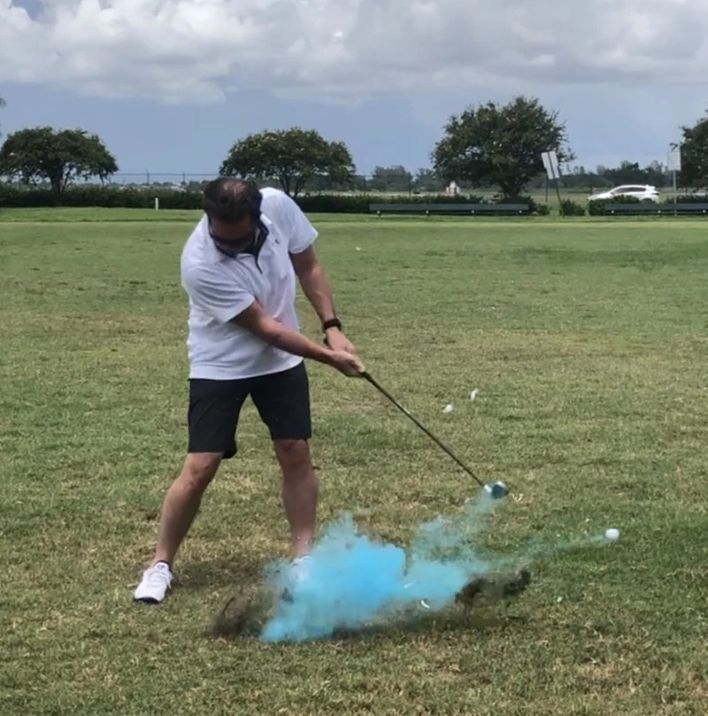 Gender Reveal Golf Balls - 2 Pink and 2 Blue - Image 2 of 4