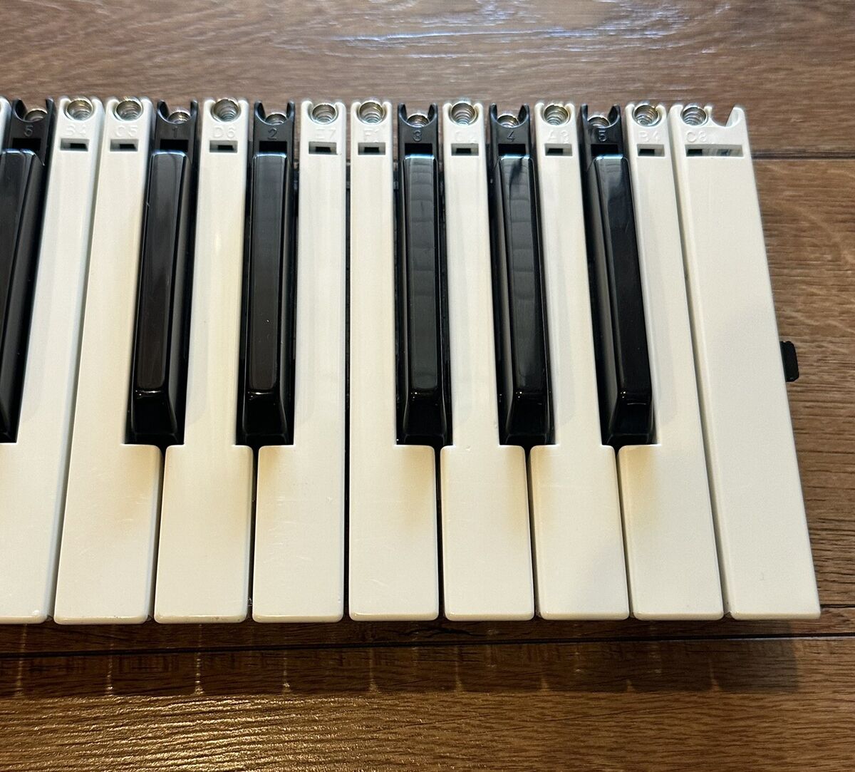 Korg Triton Le, N364, TR, PA800, Roland G600, VA7 and More Korg Triton Le, N364, TR, PA800, Roland G600, VA7 and More