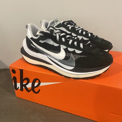 Size 10 - Nike sacai x VaporWaffle Black White 194499404163 Size 10 - Nike sacai x VaporWaffle Black White 194499404163