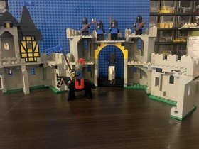 LEGO 6074 Black Falcons Fortress - with  Instructions *
