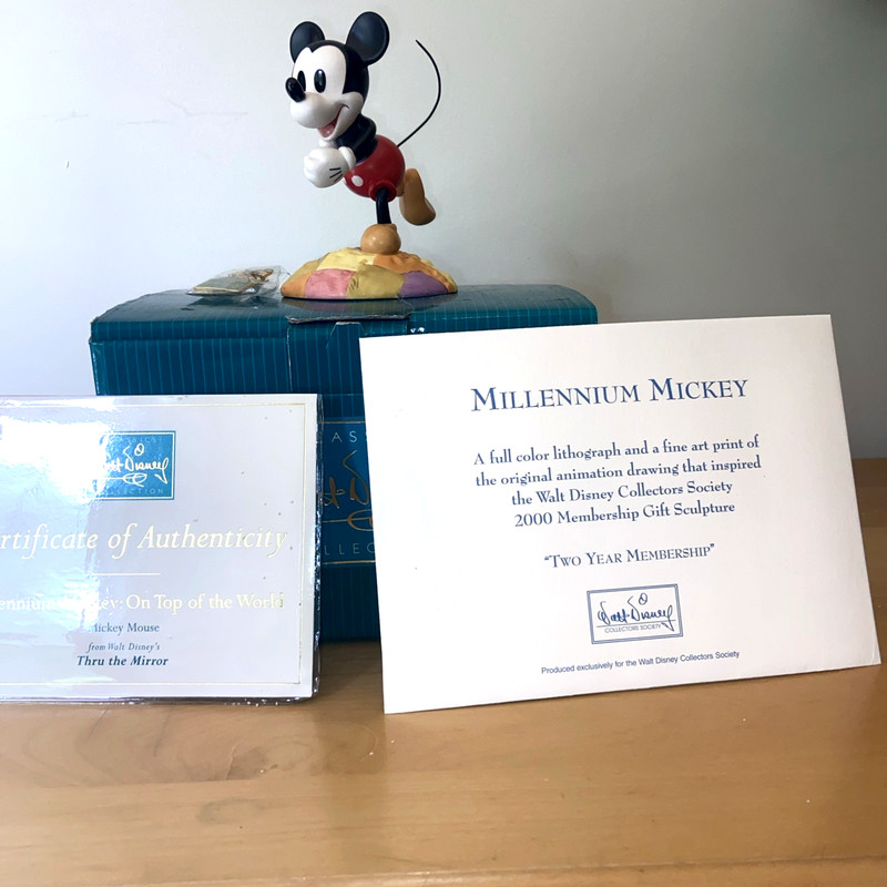 Walt Disney Classics Collection Millennium Mickey Top of the World WDCC