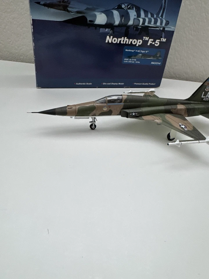 Hobby Master 1/72 Northrop F-5E Tiger II 58th TFTW HA3314 Luke AFB Scale Diecast - Image 2 of 4