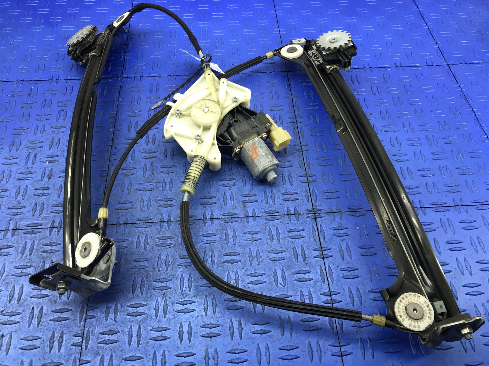 2014-2021 MASERATI QUATTROPORTE FRONT RIGHT DOOR WINDOW GLASS REGULATOR W/MOTOR