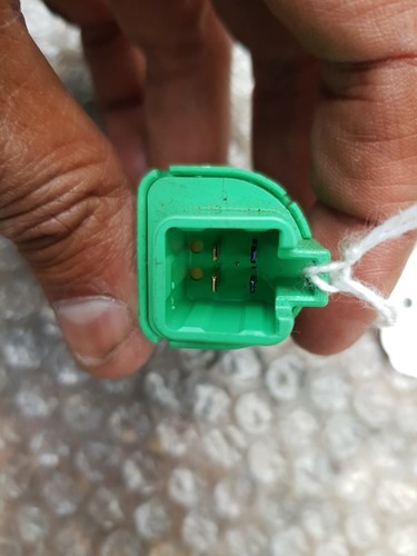 TOYOTA PRIUS PLUS ZVW40 1.8 2014 BRAKE LIGHT SWITCH - GENUINE - Picture 3 of 6