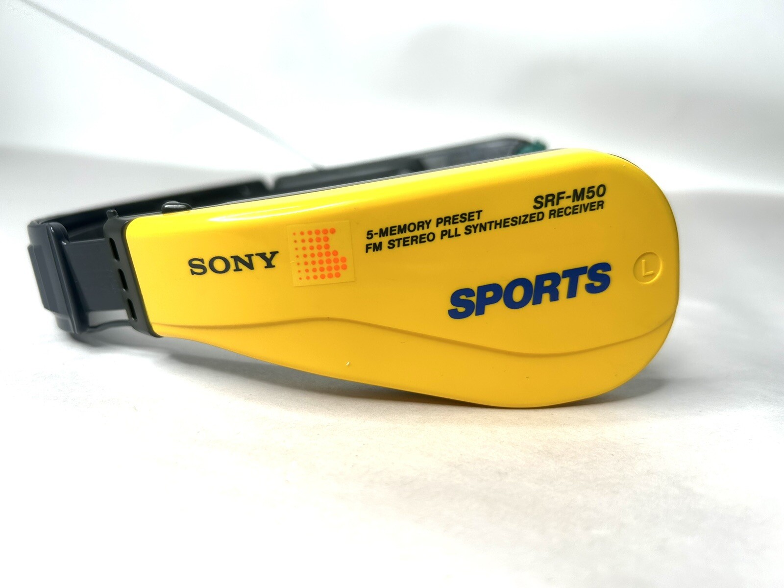 海外向け ソニー /スポーツ ウォークマン FMラジオ ヘッドホン/SONY