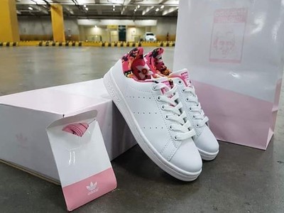 stan smith adidas pink floral