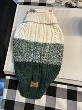 NWT Koolaburra by Ugg  Sweater Dogs Sz Medium White And Green