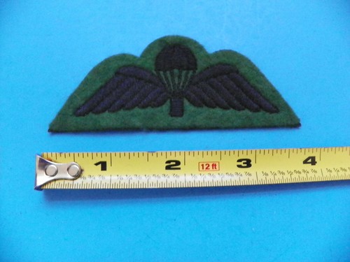 WWII ORIGINAL 4" GREEN FELT BRITISH PARATROOPER WITH BLACK WING PATCH-NO GLOW