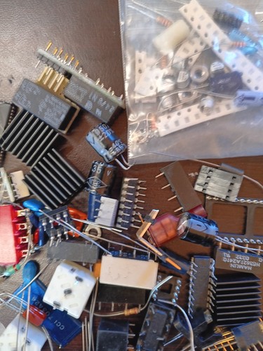 Mixed lot of computer or robotics building components - Picture 3 of 6