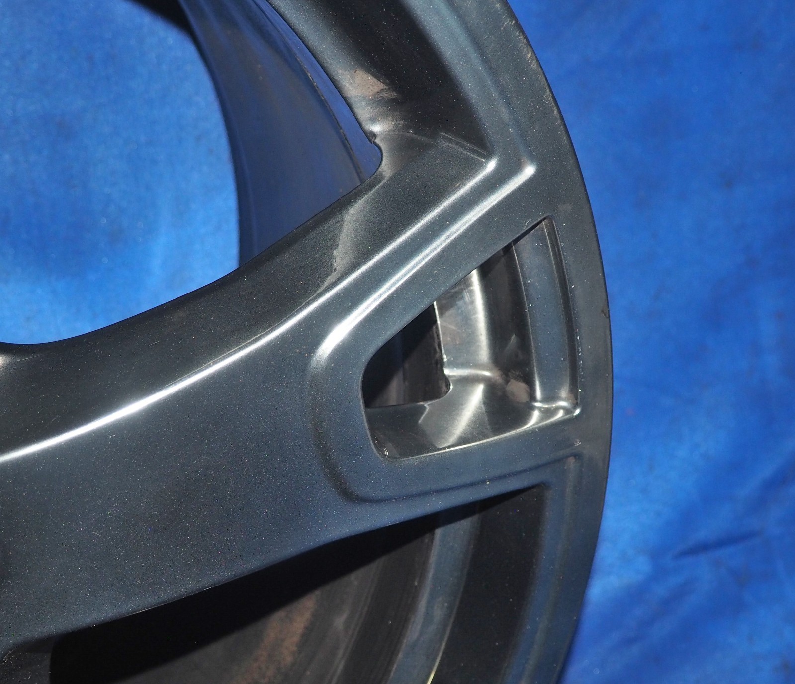 2017-2020 Maserati Levante 20" x 9" 5 Spoke Wheel Rim Nereo Glossy Grey OEM