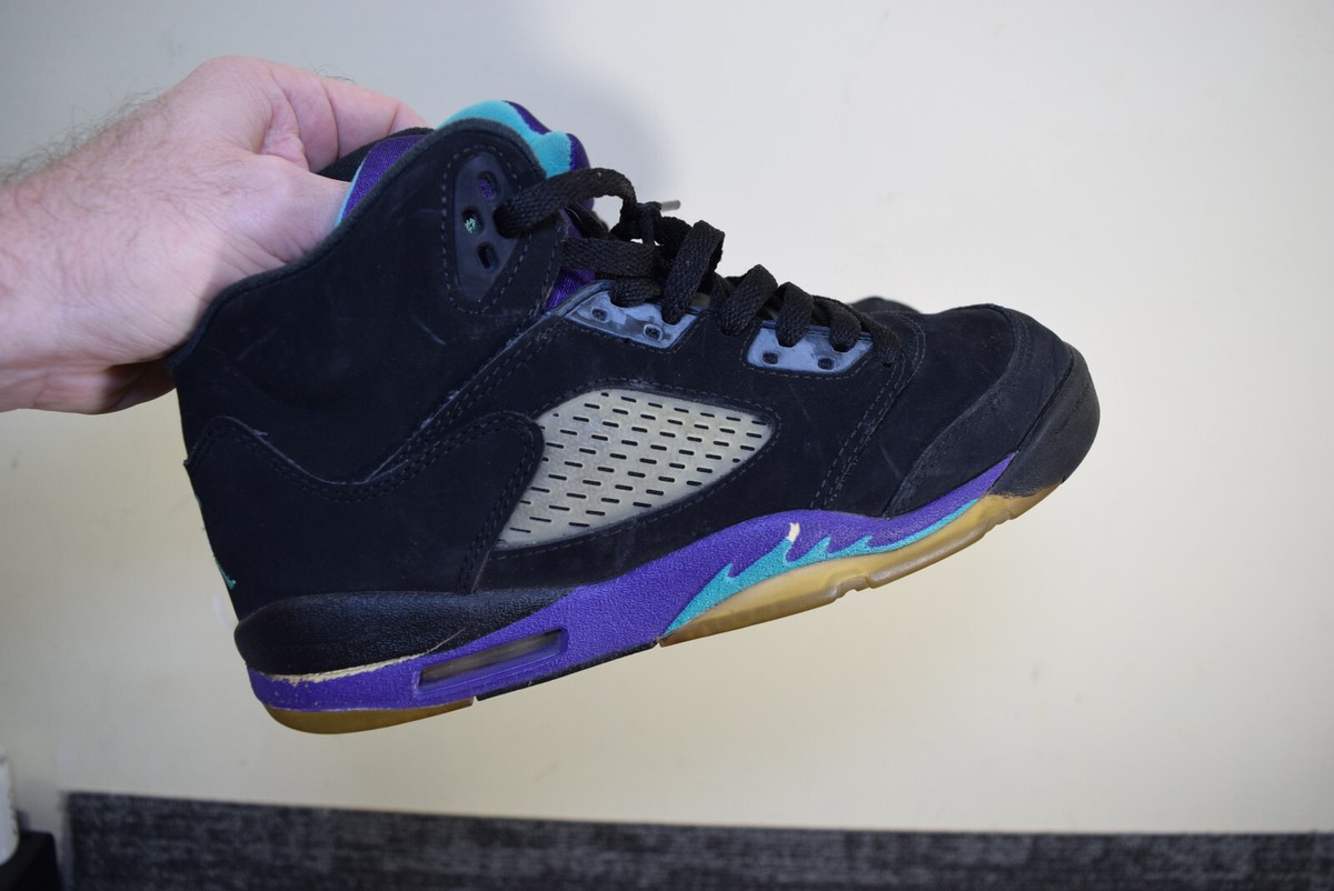 Jordan 5 Retro Black Grape 2013 Basketball High Top Shoes YOUTH 5.5 FLAWS READ Jordan 5 Retro Black Grape 2013 Basketball High Top Shoes  main image 3