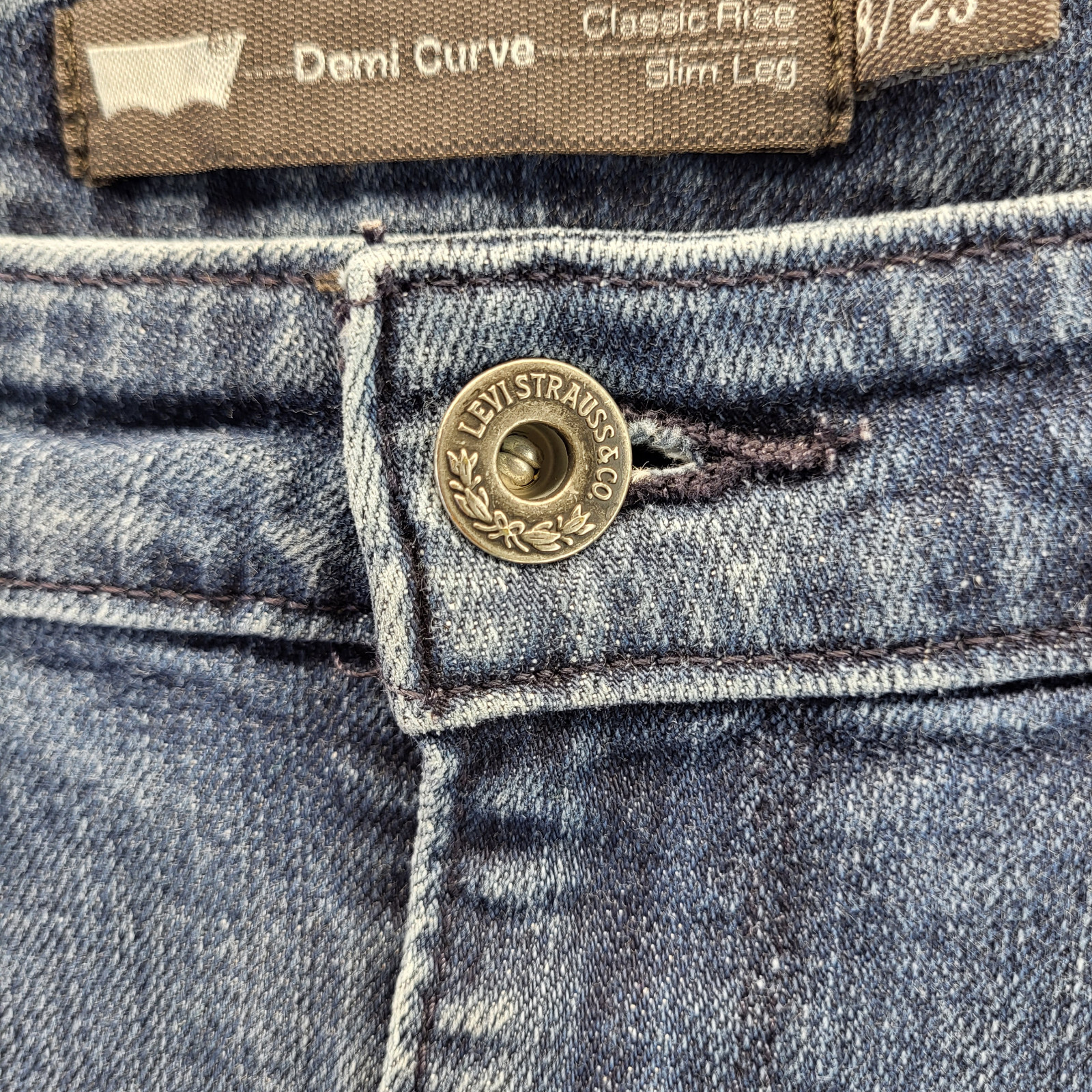 Levi's Demi Curve Jeans Womens 8 /29 Blue Mid Rise Slim Skinny Leg Denim Red Tag thumbnail 9