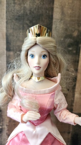 Disney's Princess Aurora Sleeping Beauty Franklin Heirloom Dolls Porcelain - Picture 2 of 9