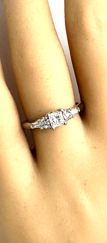 Elegant 18ct White Gold Princess Cut Diamond Engagement Ring - Picture 15 of 15
