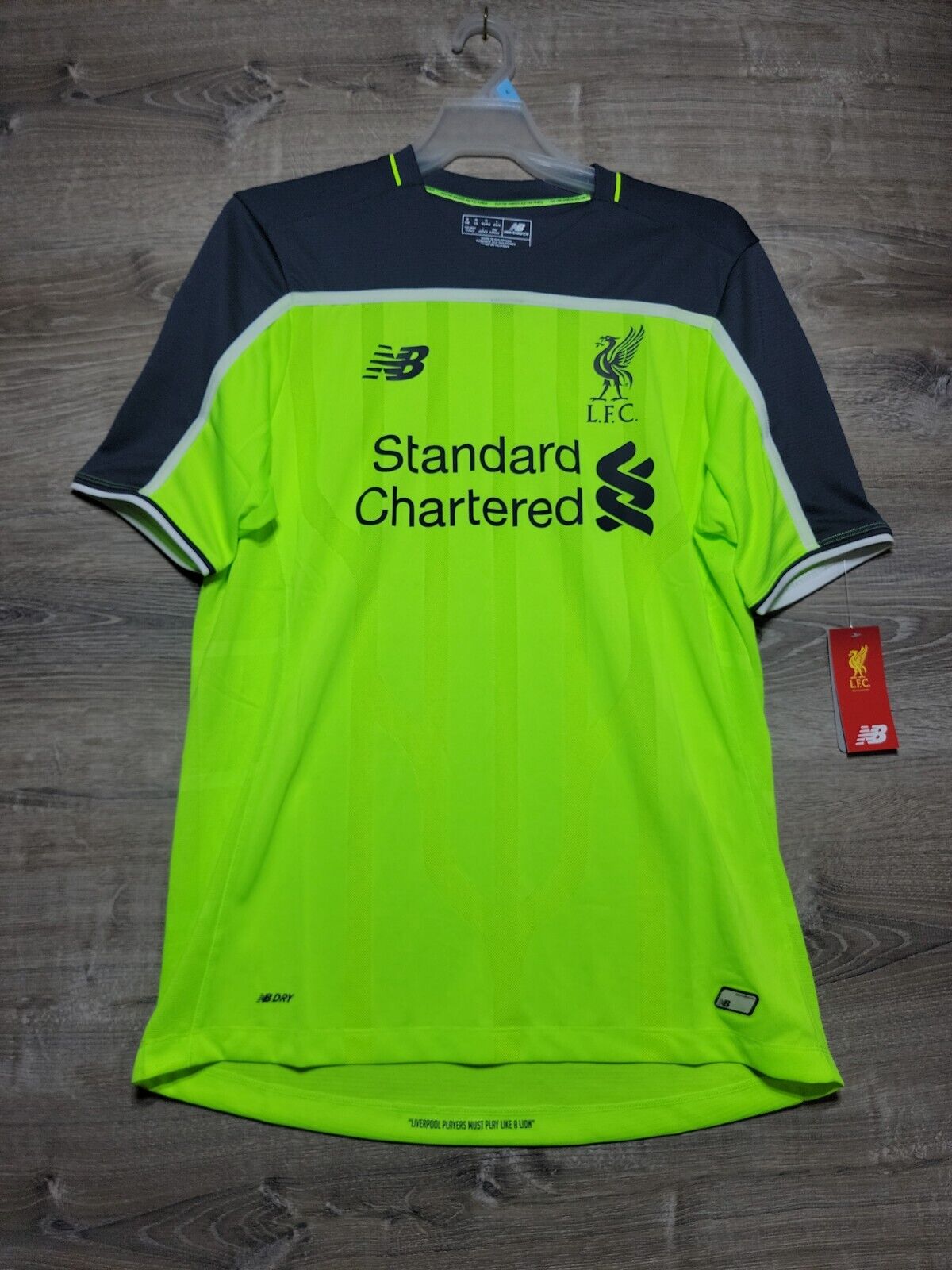couscous aflivning Sandet 2016/17 Liverpool Third Jersey New Balance Neon Green NEW With Tags Size M  | eBay